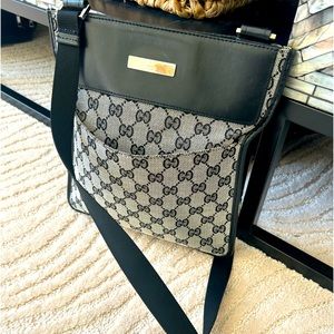 AUTHENTIC “GUCCI” Crossbody